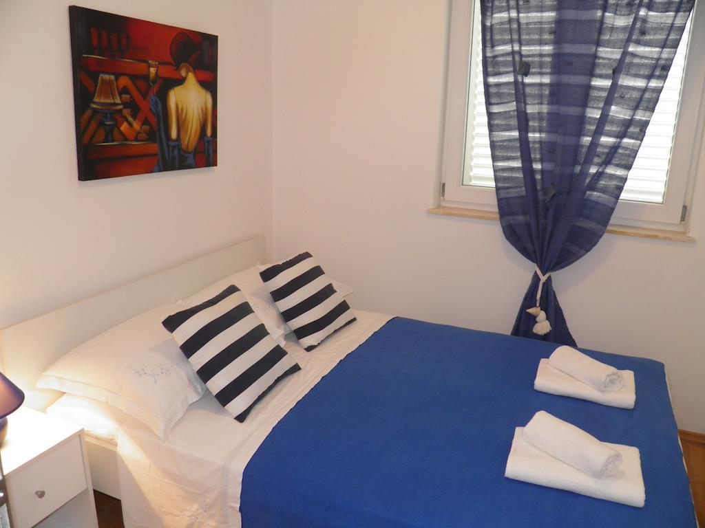 Apartments Perla Dinjiska Ruang foto