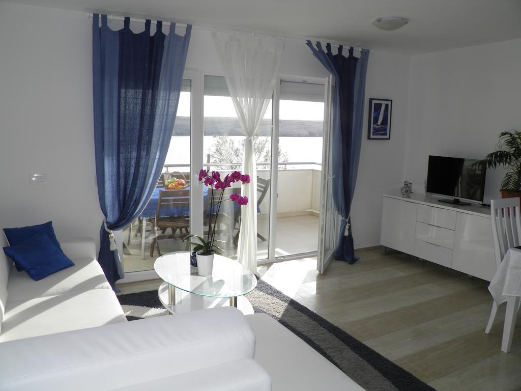 Apartments Perla Dinjiska Ruang foto