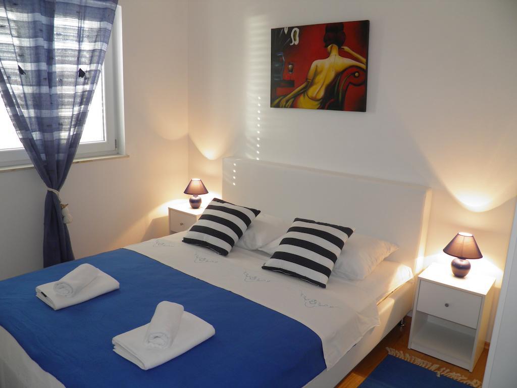 Apartments Perla Dinjiska Ruang foto