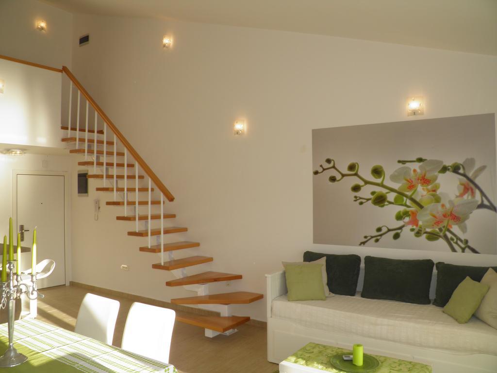 Apartments Perla Dinjiska Bagian luar foto