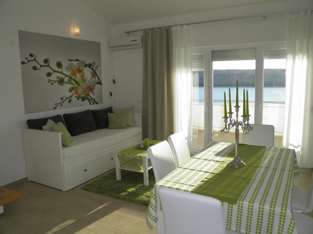 Apartments Perla Dinjiska Bagian luar foto