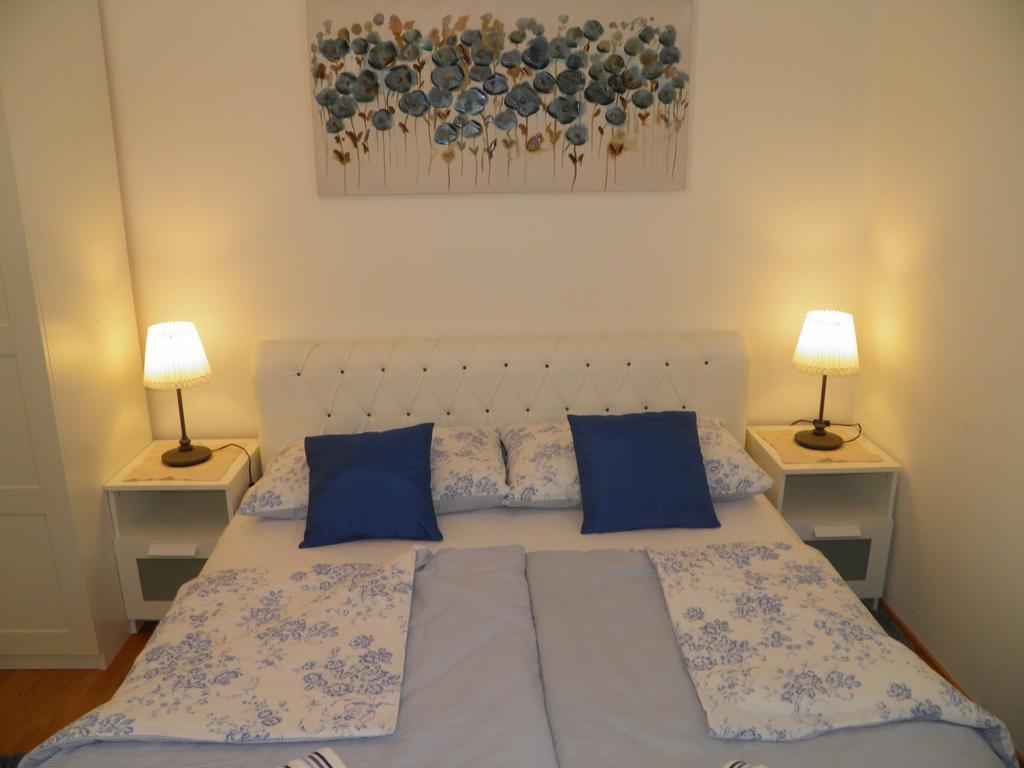 Apartments Perla Dinjiska Bagian luar foto