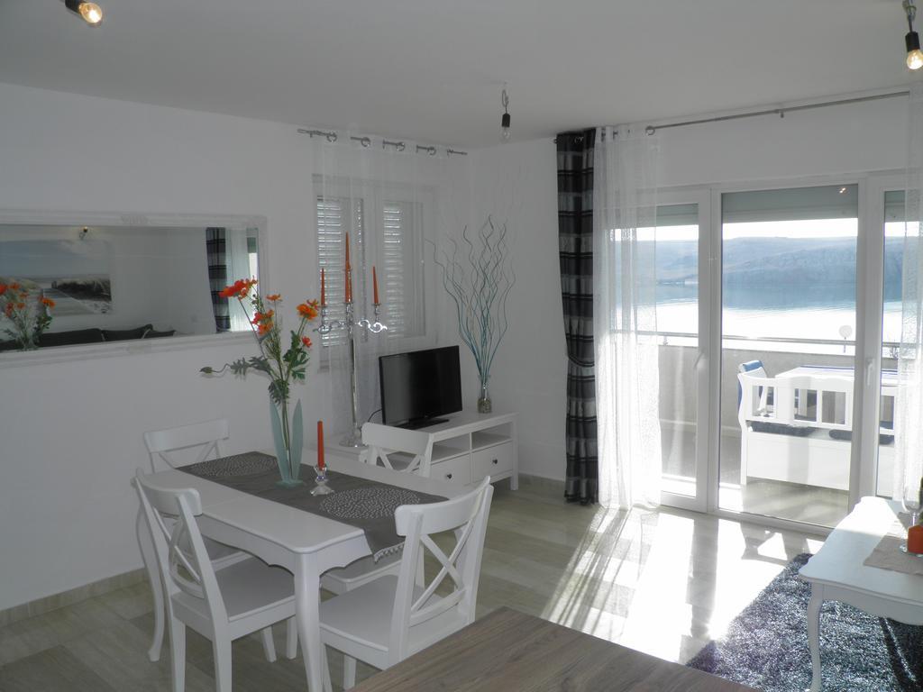 Apartments Perla Dinjiska Bagian luar foto